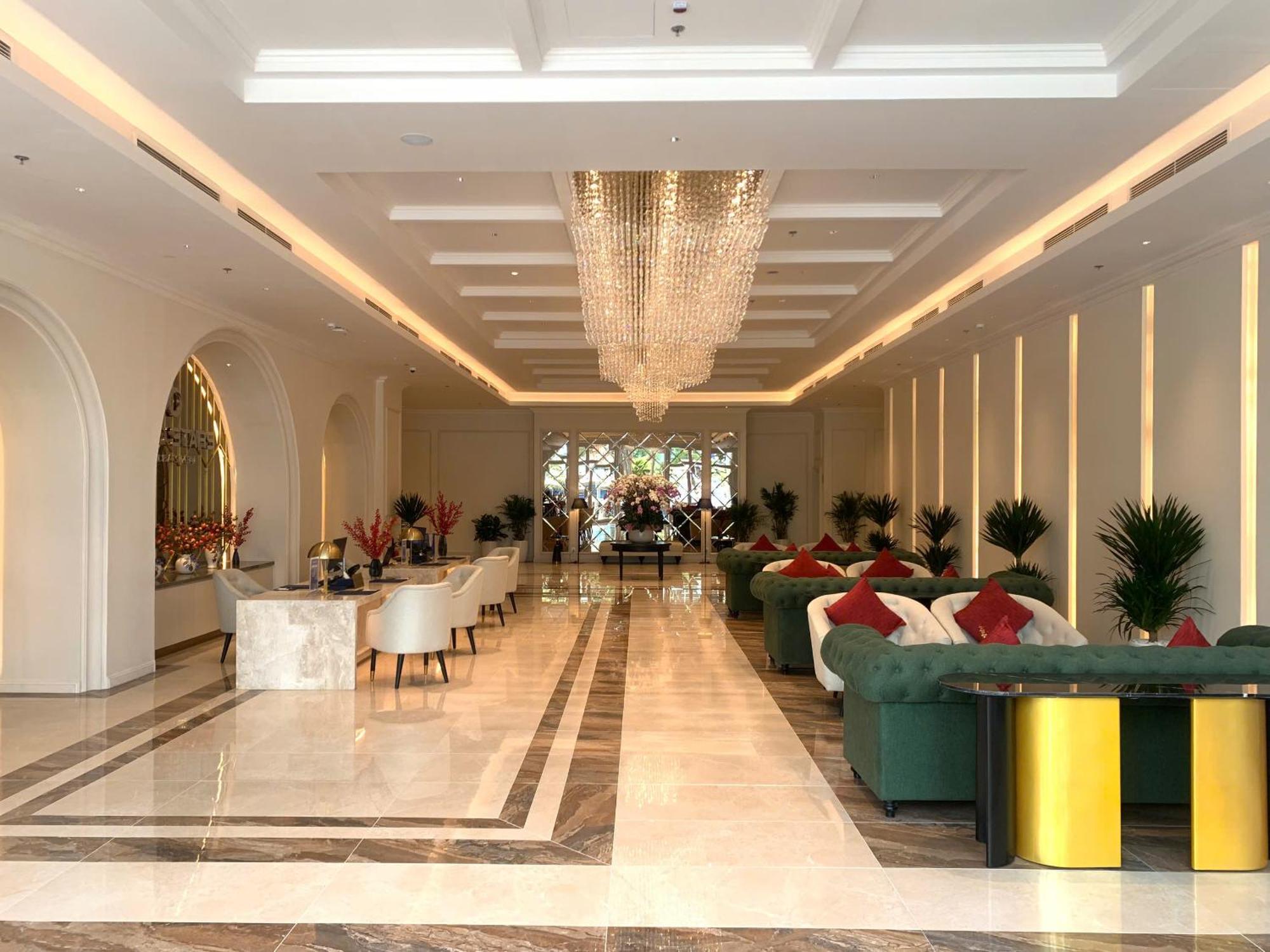 Cosmo Stars Hotel Bac Lieu Zewnętrze zdjęcie