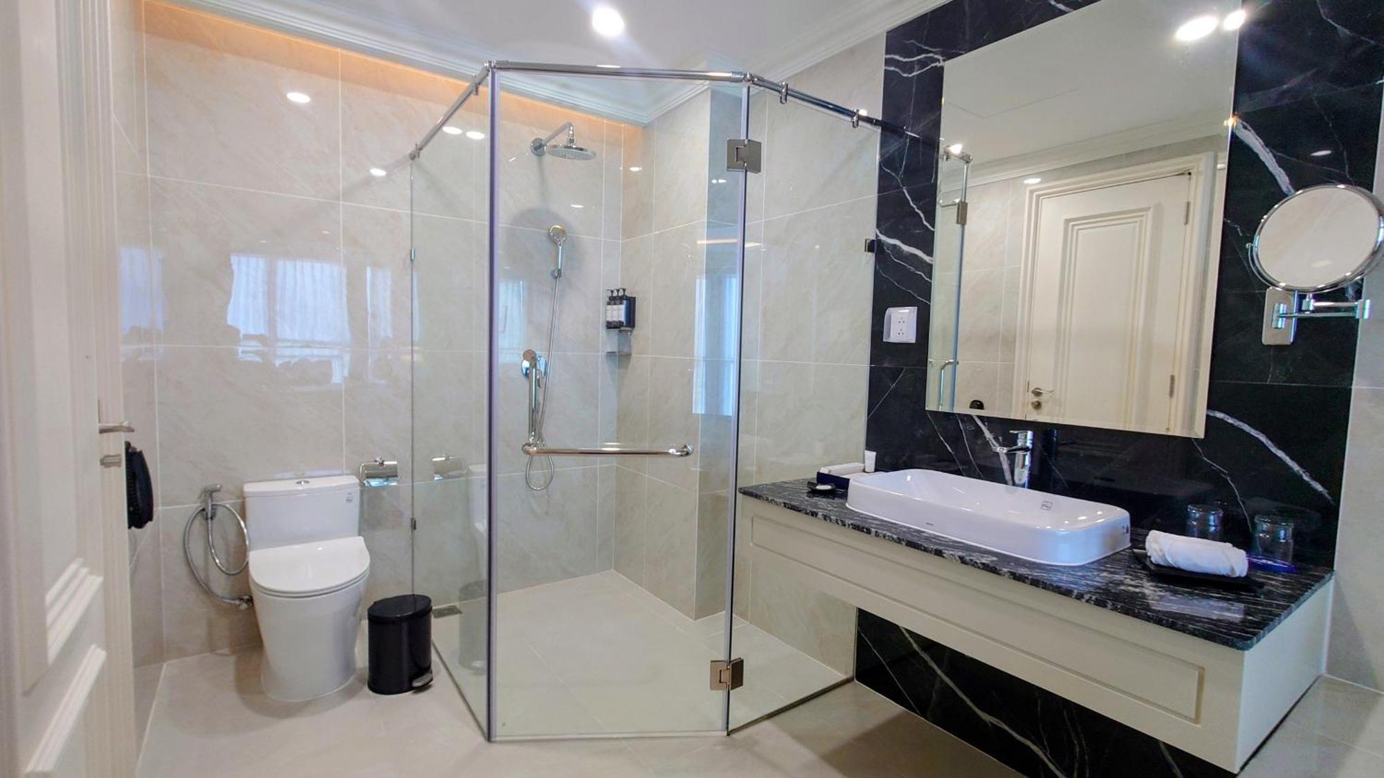 Cosmo Stars Hotel Bac Lieu Zewnętrze zdjęcie