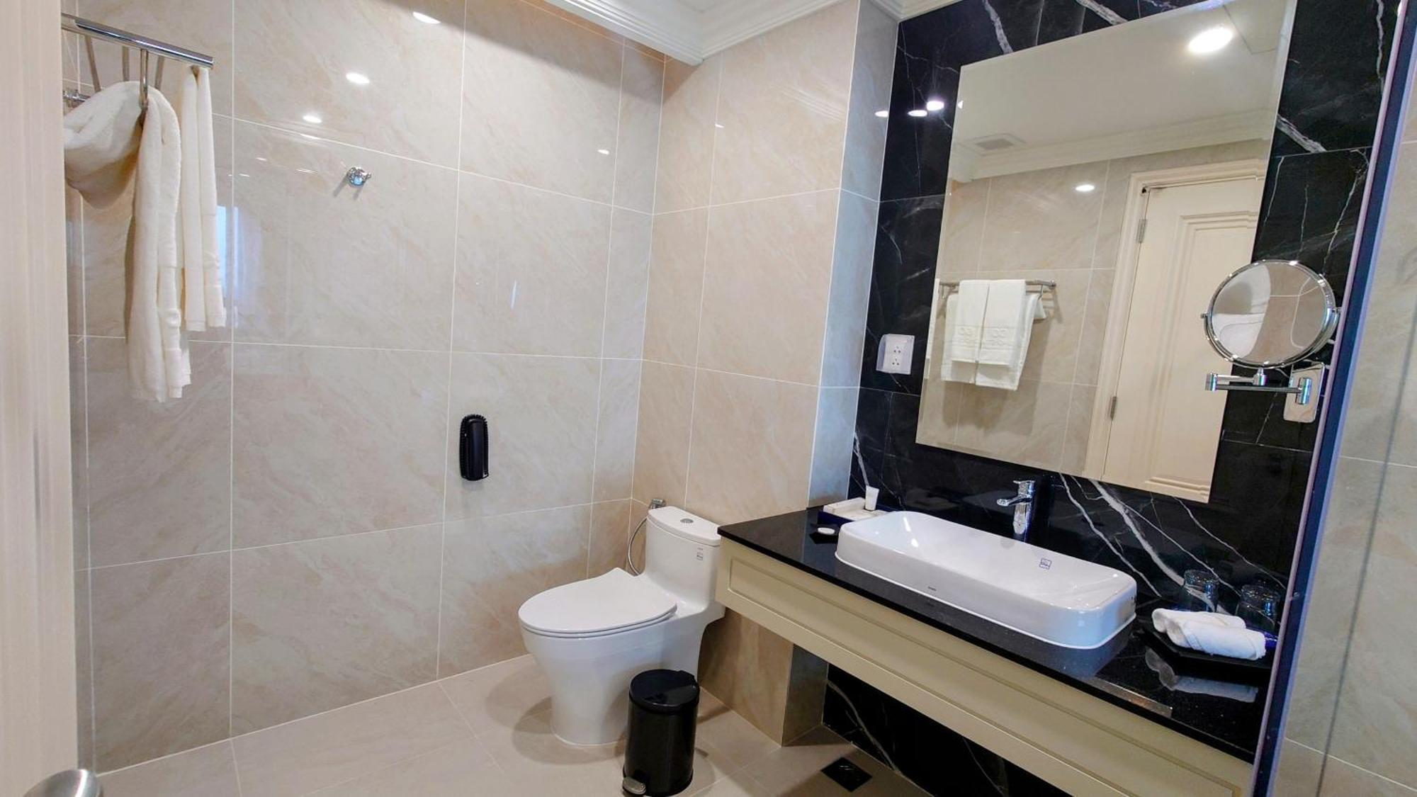 Cosmo Stars Hotel Bac Lieu Zewnętrze zdjęcie